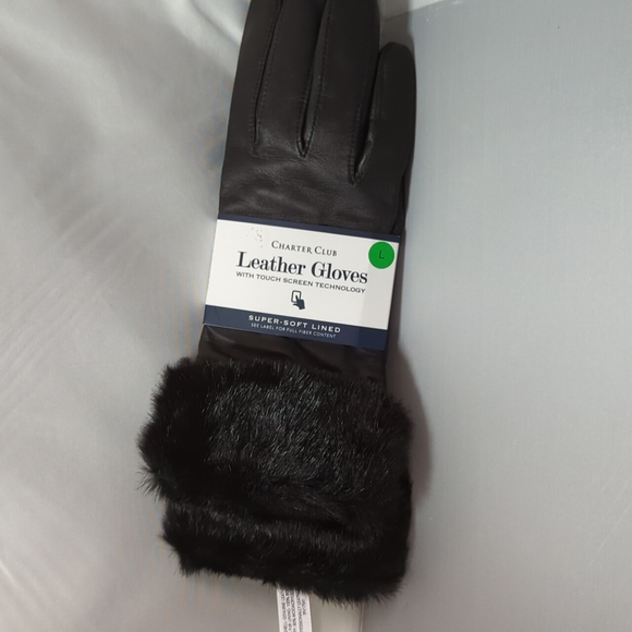 Accessories - BNWT Woman's Leather/ Faux fur gloves Black Large